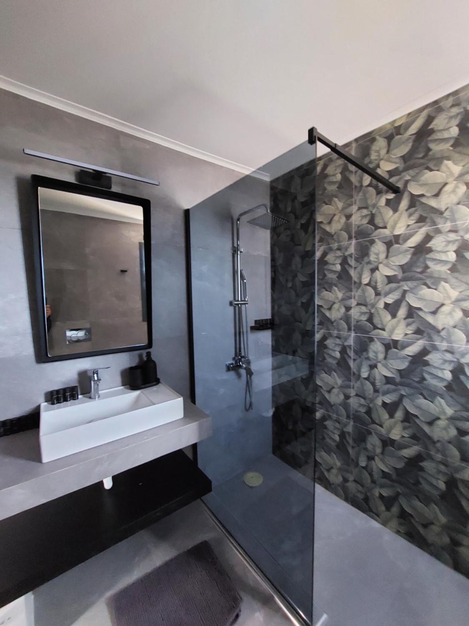 Christellie Luxury Apartment คิอาตอน ภายนอก รูปภาพ
